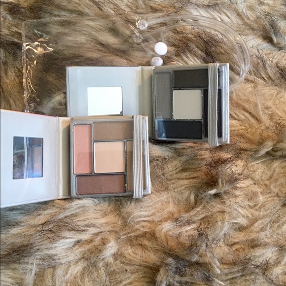 Pair of NWT Claire's Dramatic Eyeshadow Palettes - Picture 7 of 12